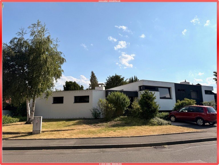 1 Architektenhaus.jpeg Mechernich - Mechernich Reihenhaus Au�ergew�hnliche Split-Level-Doppelhaush�lfte mit Wellnessbereich und Pool in Mechernich-Antweiler