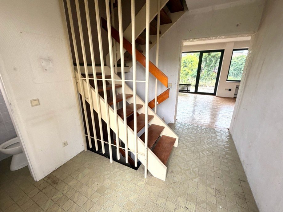 2 Diele, Treppenhaus.jpeg Reiheneckhaus Erftstadt