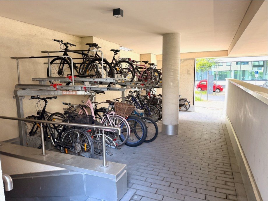 21. Fahrradplatz.jpeg Etagenwohnung K�ln