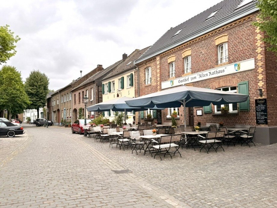 21 und Restaurants.jpeg Reihenmittelhaus Bedburg