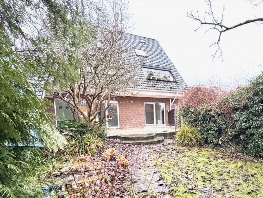 11. R�ckansicht mit Garten.jpe Mehrfamilienhaus K�ln