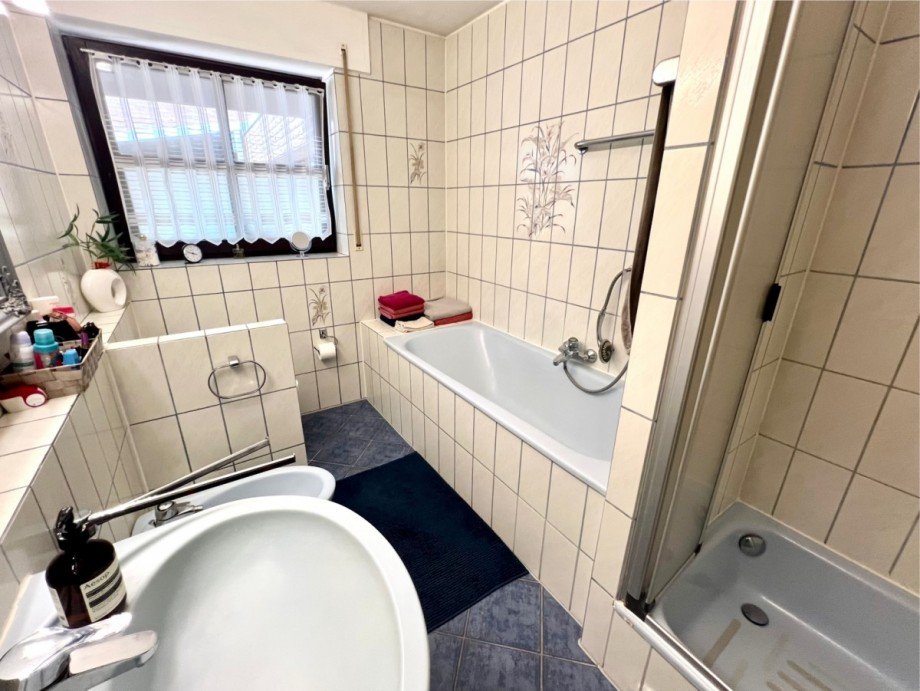 Dusch-Wannenbad EG.jpeg Einfamilienhaus Bergheim