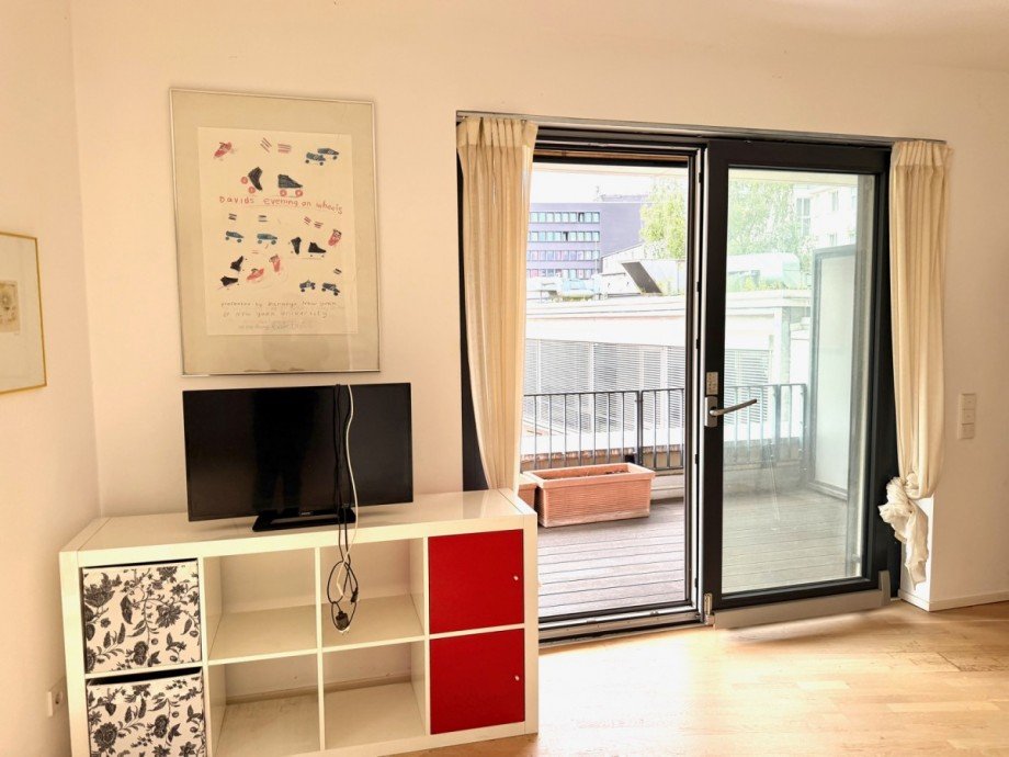 10. Schiebefenster zur Loggia. Etagenwohnung K�ln
