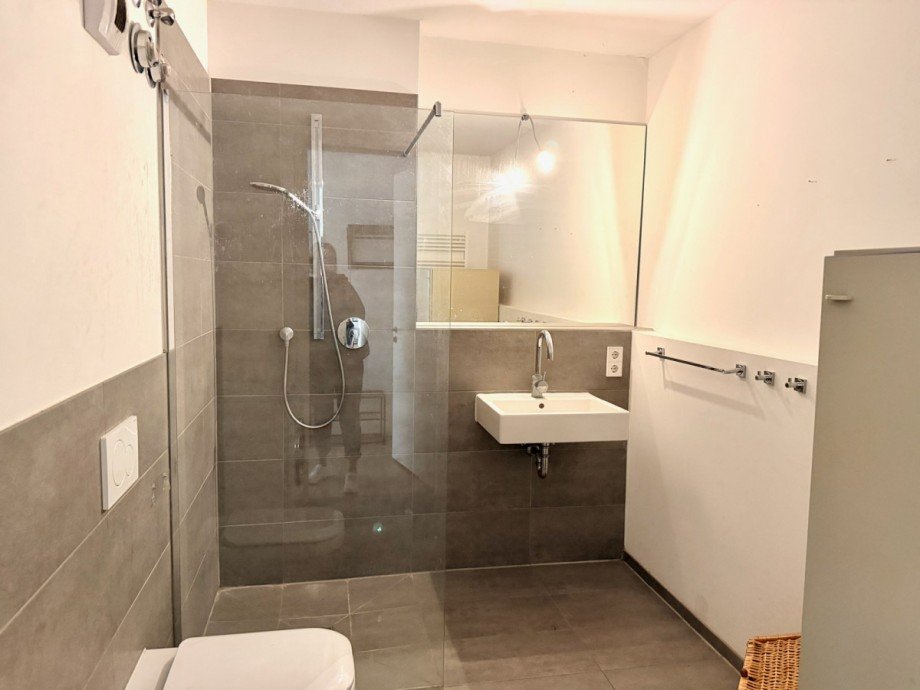 18. mit bodentiefer Dusche.jpe Etagenwohnung K�ln