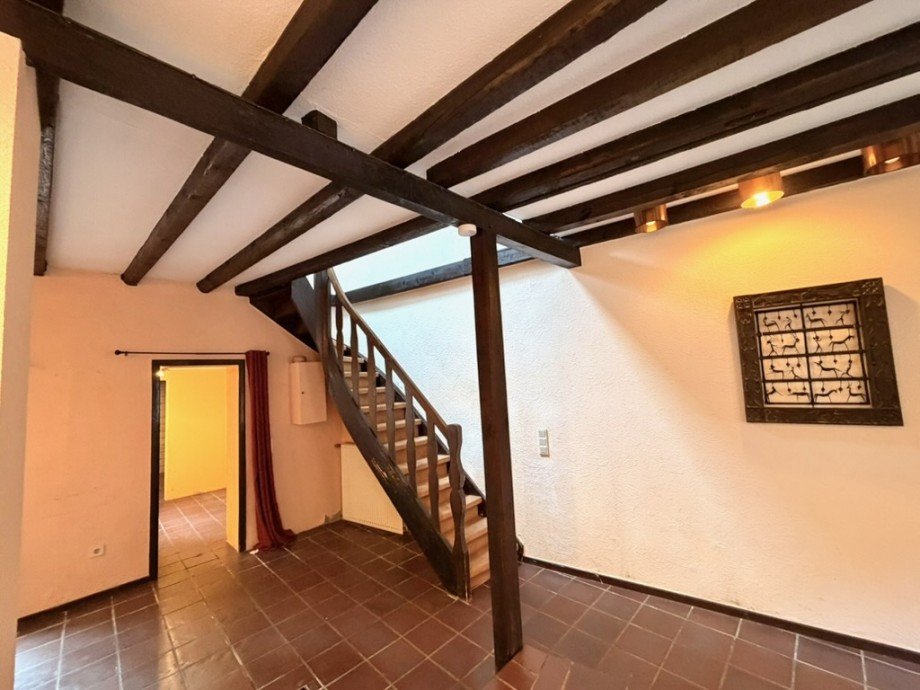 6 mit Zugang zum Obergeschoss. Reihenmittelhaus Bedburg