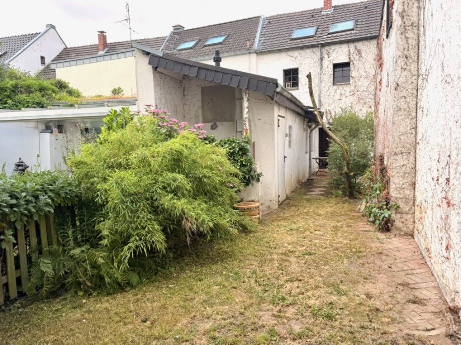 17 lauschiger Gartenanteil.jpe Reihenmittelhaus Bedburg