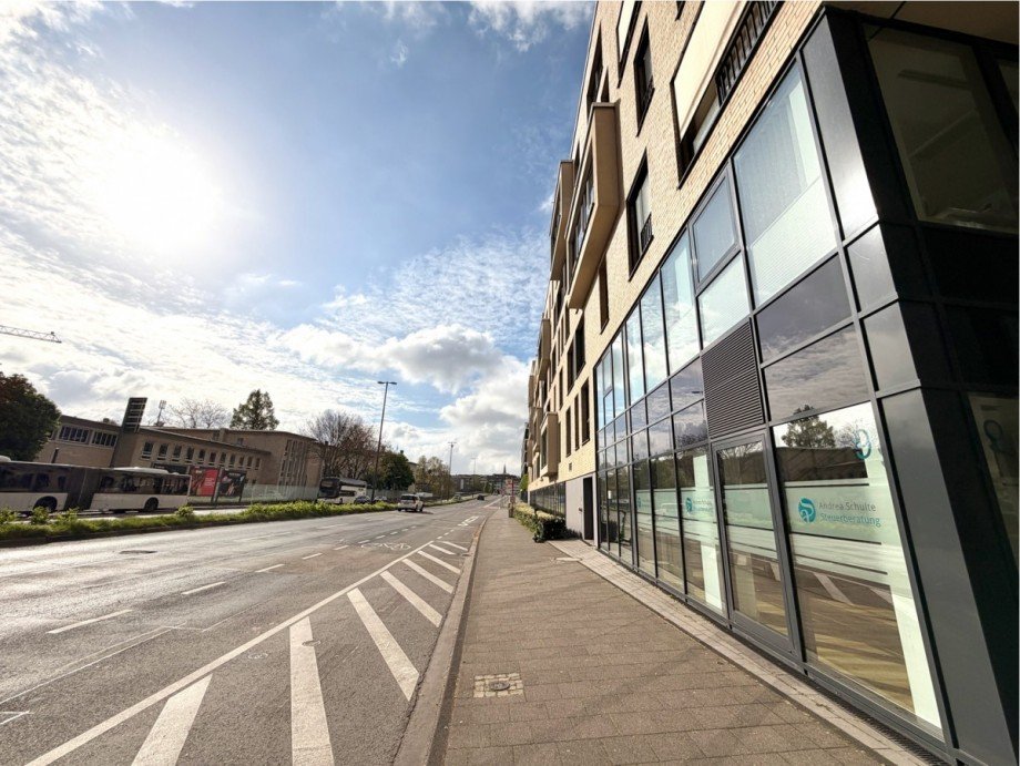 20.Frontansicht und Vordereing Etagenwohnung K�ln