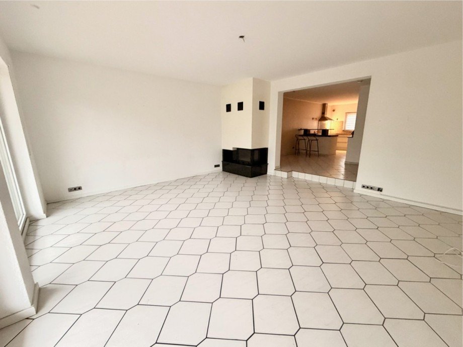 4. mit Kamin.jpeg Mehrfamilienhaus K�ln